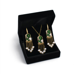 Juego De Collar Aretes Con Perlas naturales cultivadas  y Circones