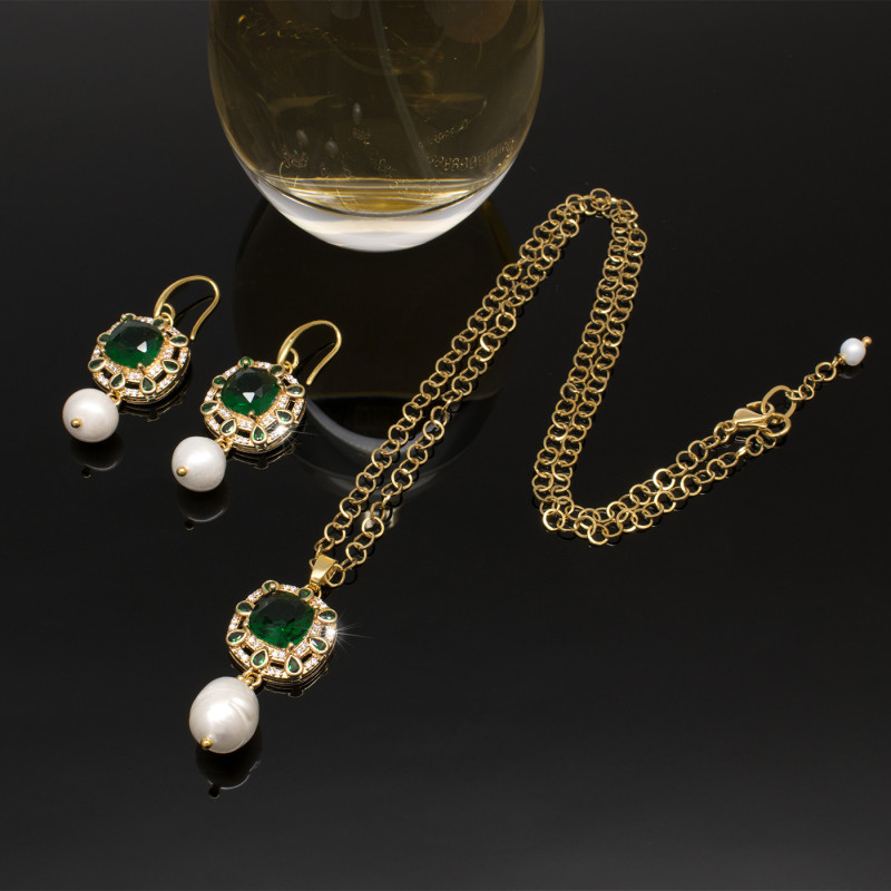Juego De Collar Aretes Con Perlas naturales cultivadas grandes y Circones Juego De Collar Aretes Con Perlas naturales cultivadas grandes y Circones